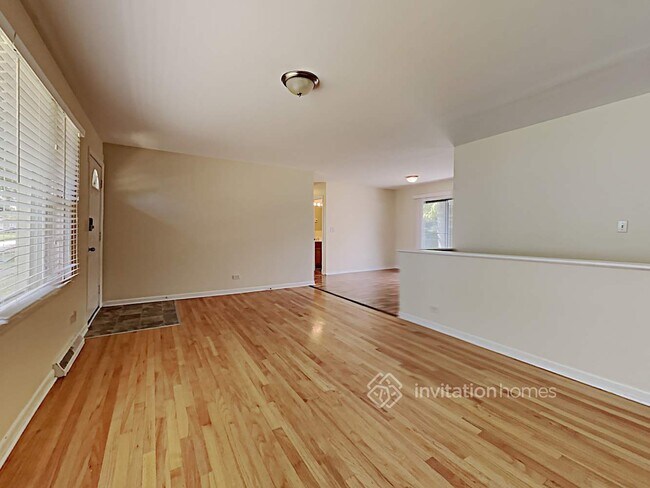 Building Photo - 334 Martin Dr