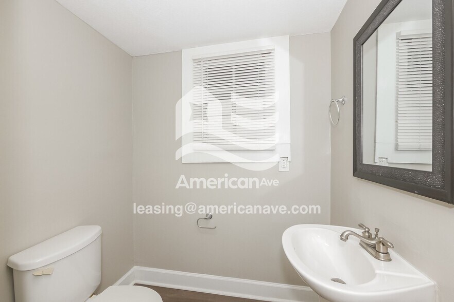 Building Photo - 3513 3rd Ave