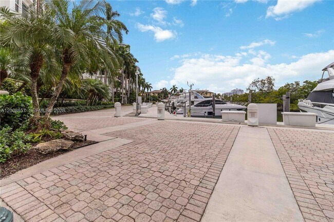 Building Photo - 3700 Island Blvd