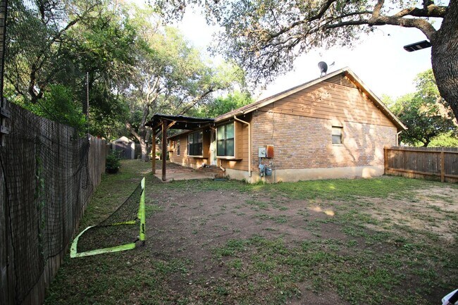 Building Photo - 9347 Laurel Grove