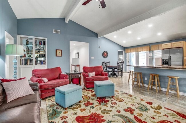 Building Photo - 1715 Foxfire Dr