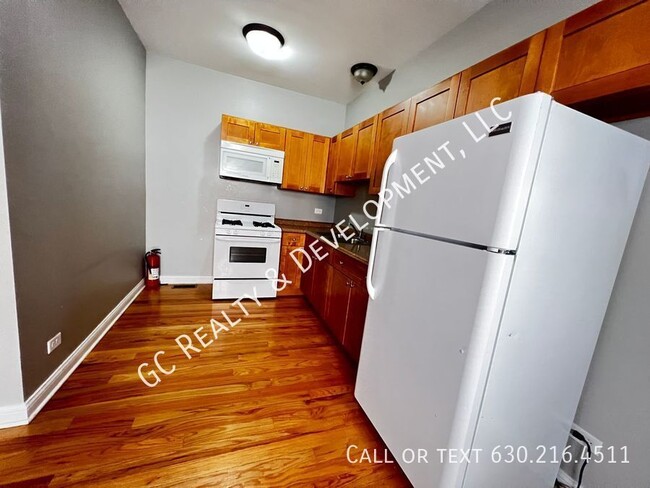 Building Photo - 1512 W 17th St