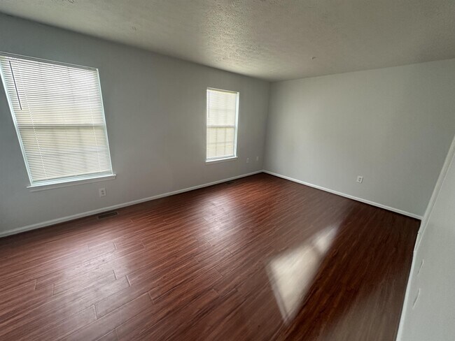 Building Photo - 2756 Sweetwater Ct