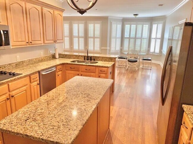 Building Photo - Beautiful 5BR 4.5 bath + bonus room family home in Collierville! Collierville schools
