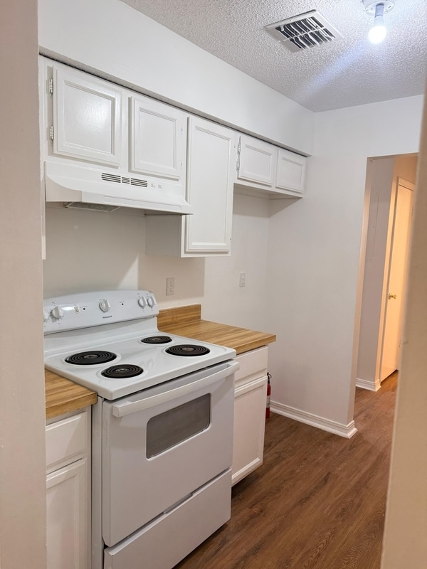 Building Photo - 460 Crabapple Ct