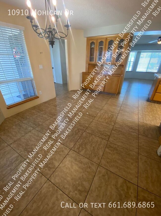 Building Photo - 10910 Mohican Dr - Zero Deposit, Ask us How!