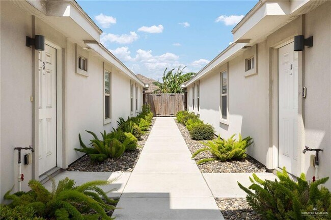 Building Photo - 12 Alta Vista Dr