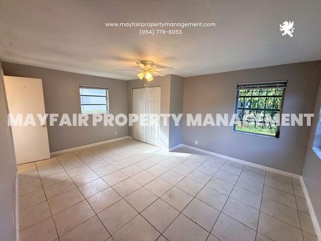 Building Photo - 1204 Chateau Park Dr