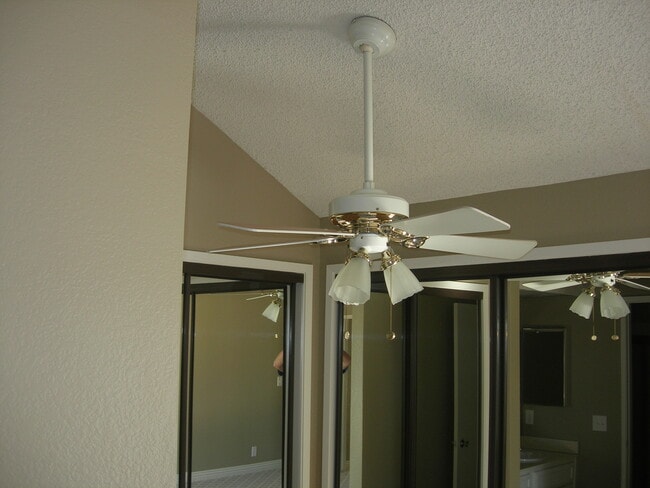 Building Photo - 711 Santa Rosa