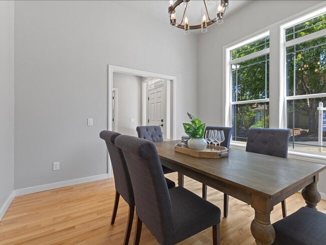 Building Photo - Newly Renovated Beaverton Home with Natura...