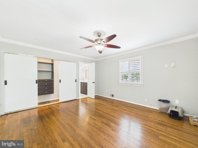 Building Photo - 9201 Cherrytree Dr