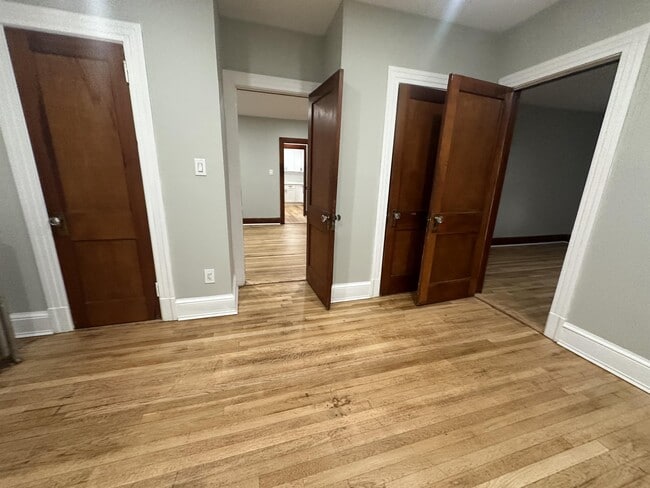 Building Photo - 225 W Main St