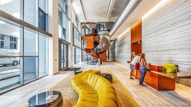 Building Photo - 1300 Brickell Bay Dr