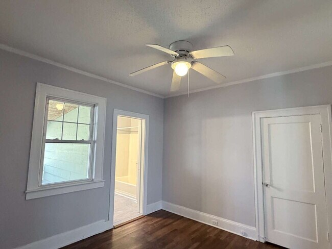 Building Photo - Rare Downtown Asheville Rental: 3BR/2BA House with Huge Yard & City Convenience- Dogs allowed!
