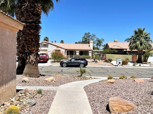 Building Photo - 3+ bedroom, 2 bath pool and spa home