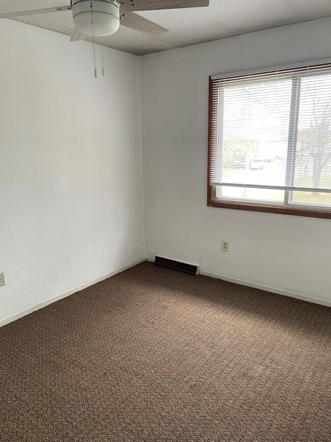 Building Photo - 3003 7th St N