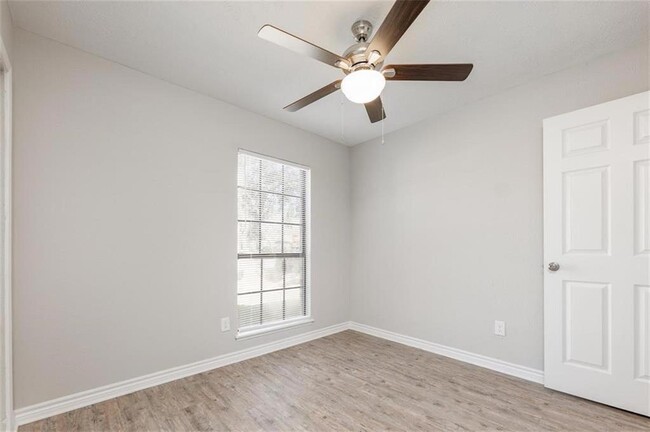 Building Photo - 330 Tara Plantation Dr