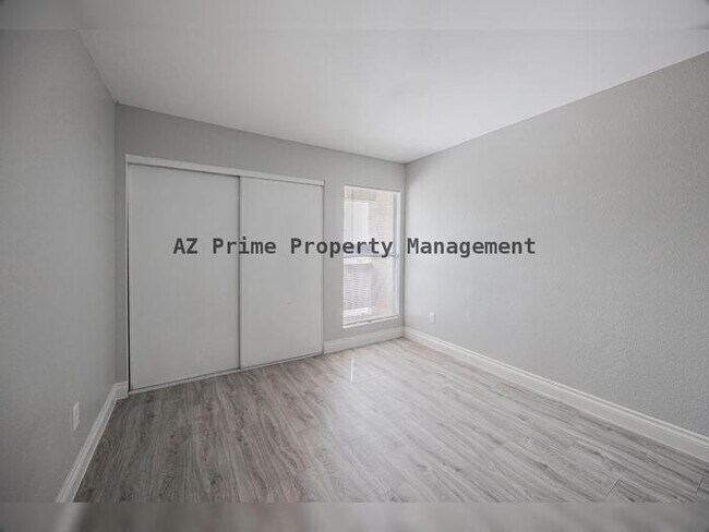 Building Photo - 2674 N 43rd Ave