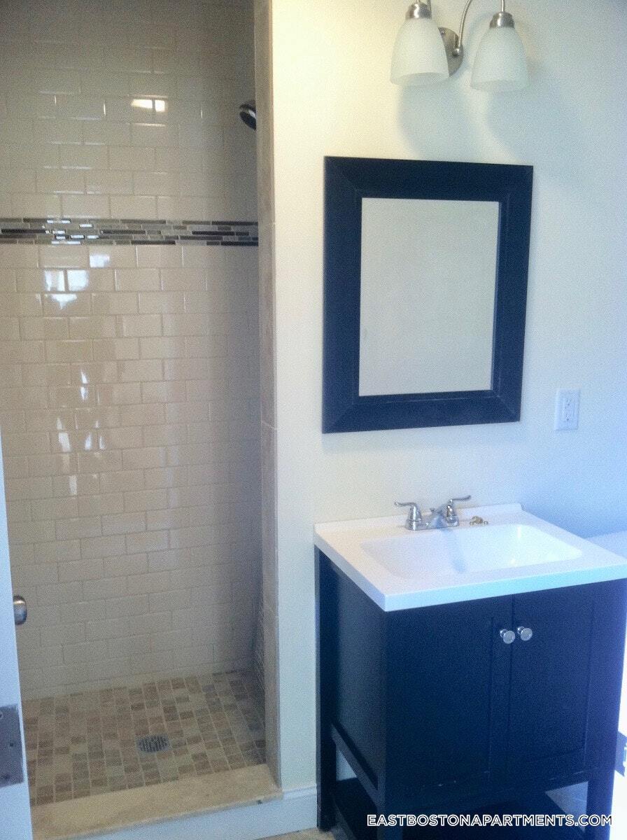 Building Photo - 342 Meridian St