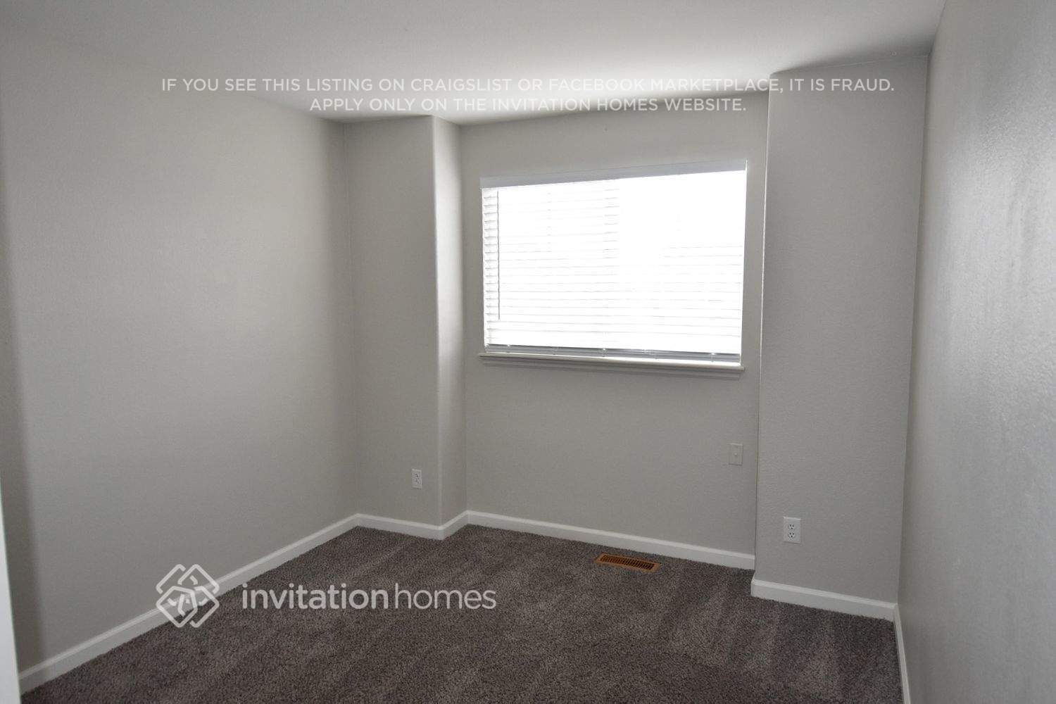 Building Photo - 8495 Bluegrass Cir