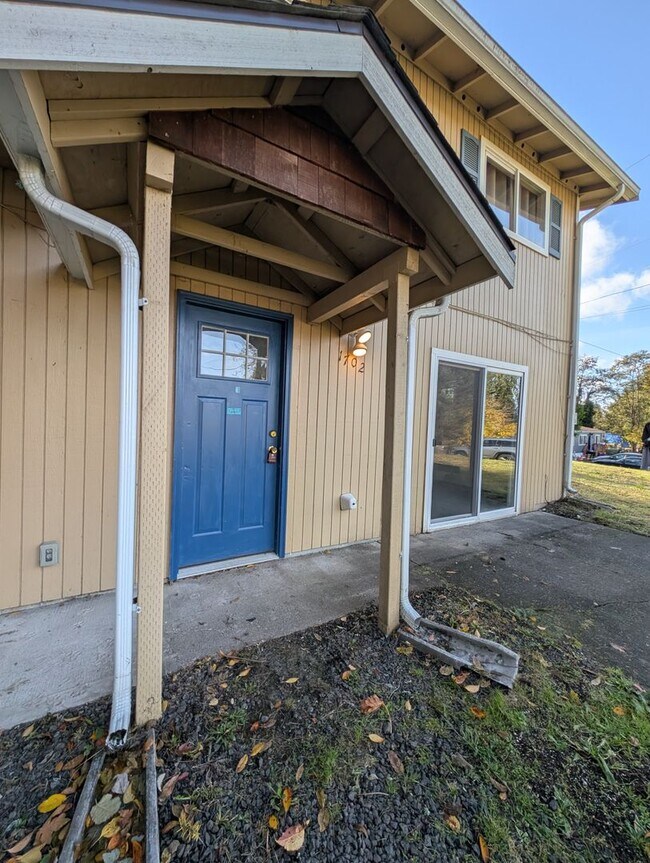 Primary Photo - Ianev