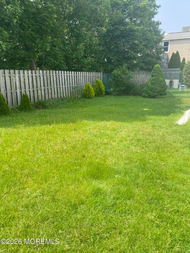 Building Photo - 666 Ocean Ave N