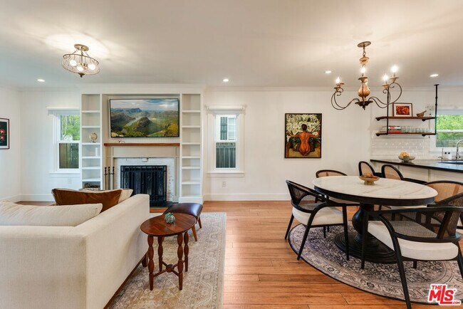 Building Photo - 1462 Mentone Ave