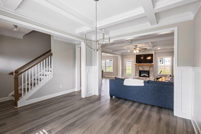 Building Photo - 3580 Hilltop Trl