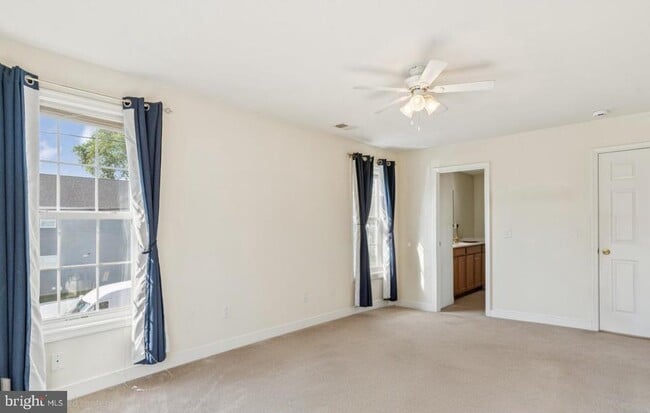 Building Photo - 7821 Outing Ave
