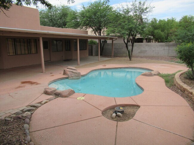 Building Photo - 3 BEDROOM HOME IN CONTINENTAL RANCH WITH SPARKLING POOL