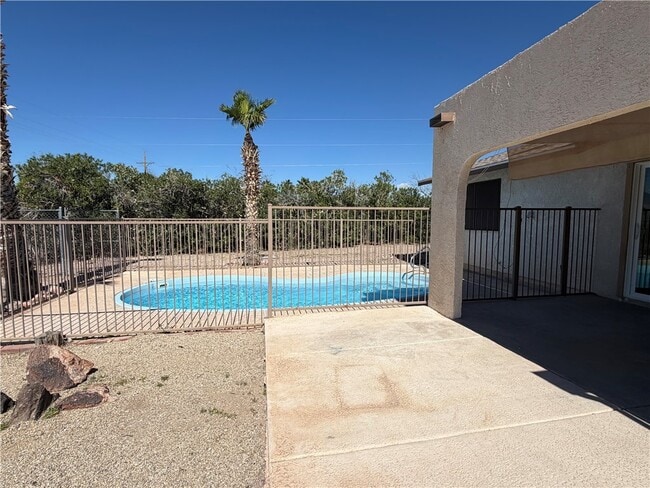 Building Photo - 883 Los Flores St