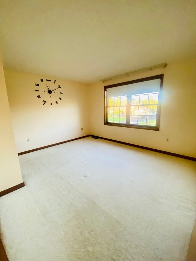 Building Photo - 473 Montvale Ln
