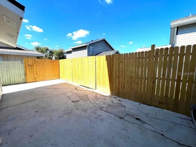 Building Photo - 453 Hemlock St