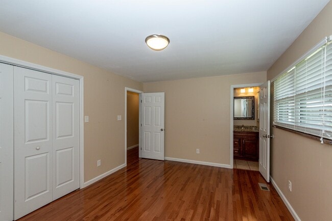 Building Photo - 2021 Independence Dr