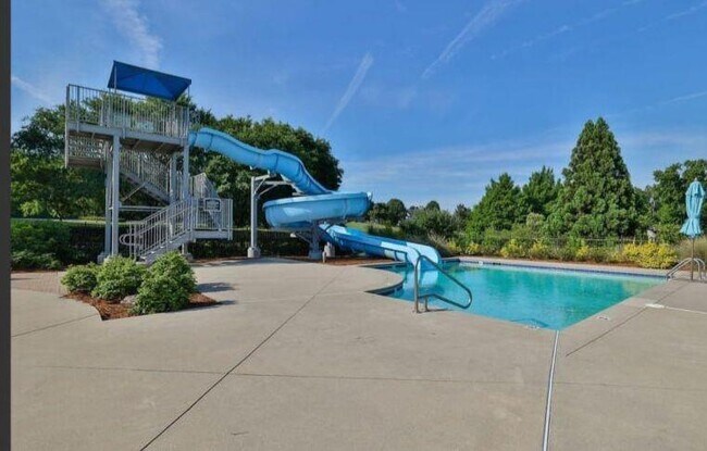 Building Photo - 3665 Moor Pointe Dr