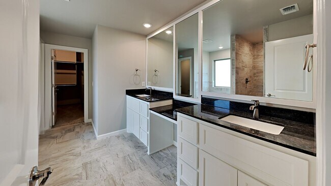 Building Photo - Very nice 3 Bedroom, 2 Bathroom 2 Car garage with Storm Shelter in East Edmond