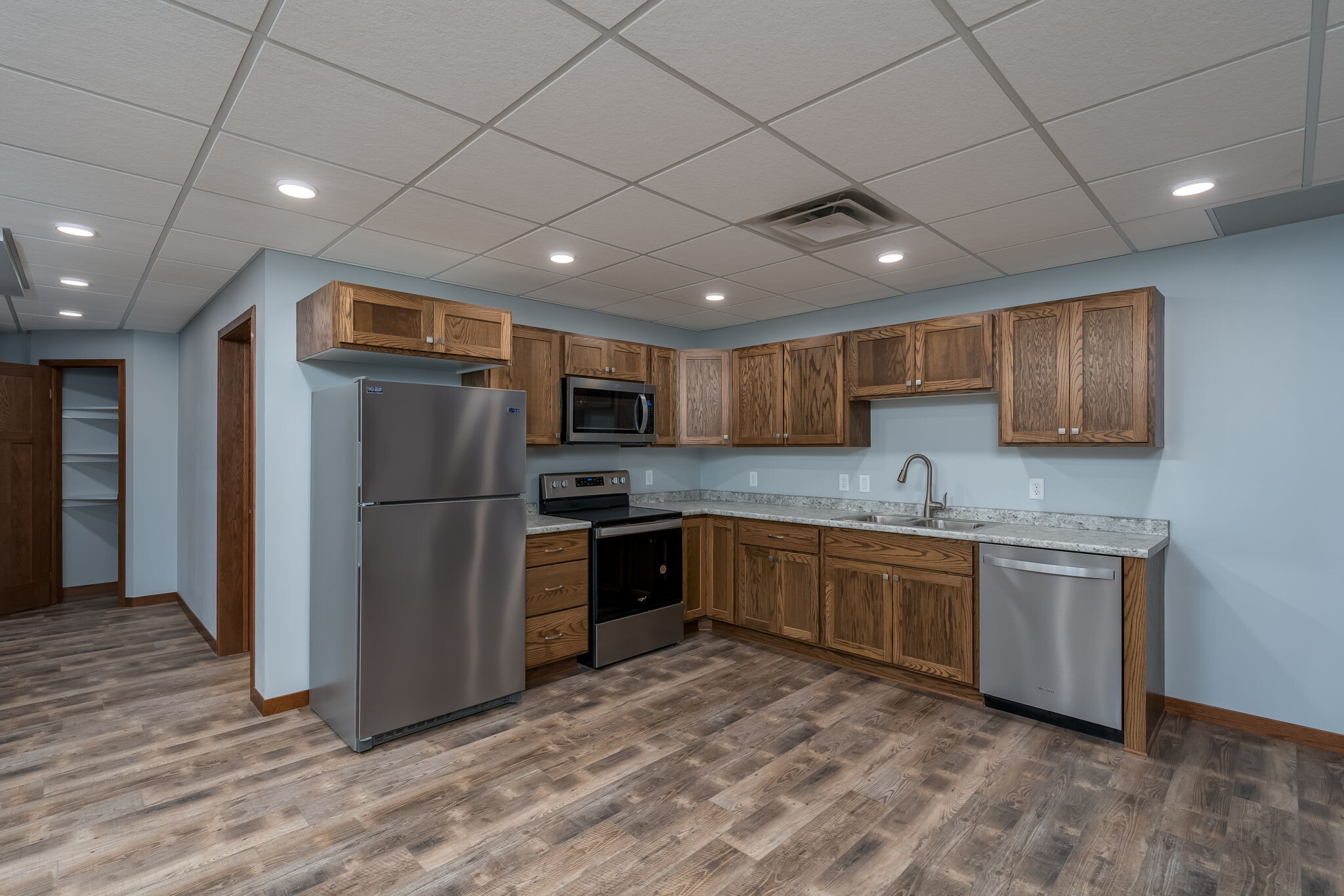 Kitchen - 513 N Riverfront Dr