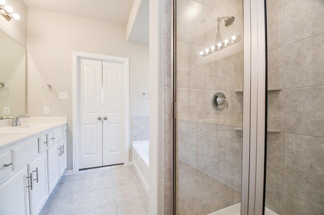 Building Photo - 15219 Stuart Bat Cave Ln