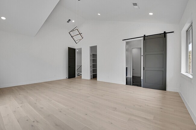 Building Photo - 28229 Juniper Dr