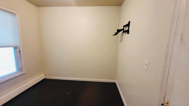 Building Photo - 122 Smith St