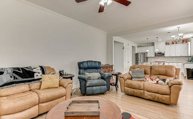 Building Photo - Summerton Village 2 Story Home