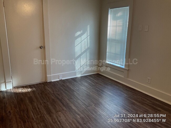 Building Photo - 203 Twelfth St