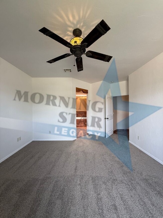 Building Photo - 4-Bedroom Home - New Carpet & Fresh Paint!