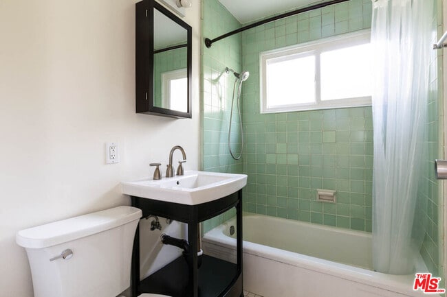 Building Photo - 2470 Zorada Dr