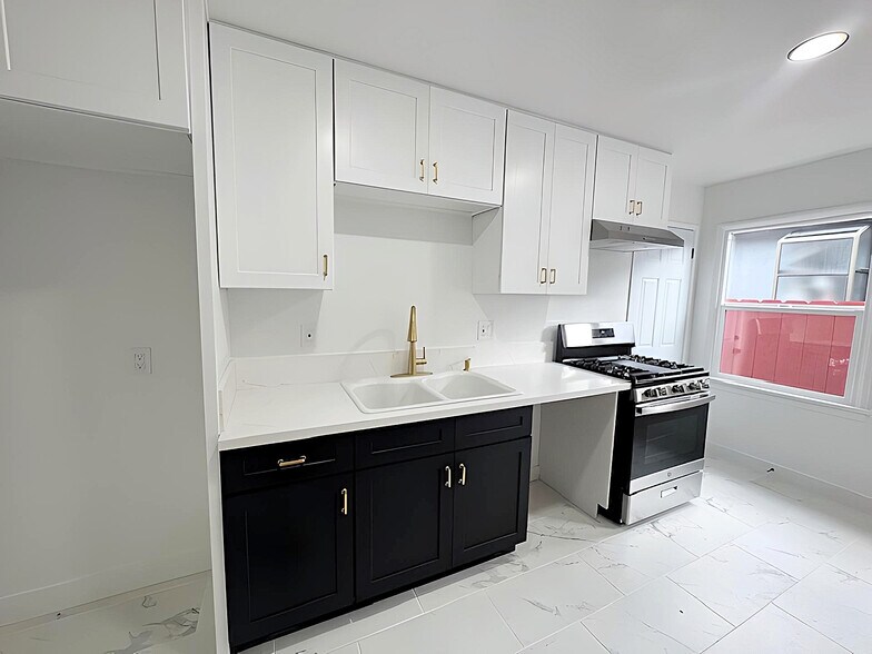 Building Photo - 2416 Boone Ave