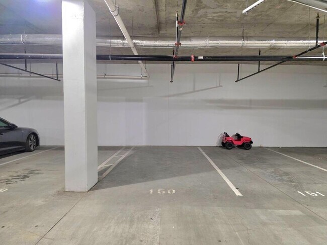 Building Photo - 737 Swann Ave