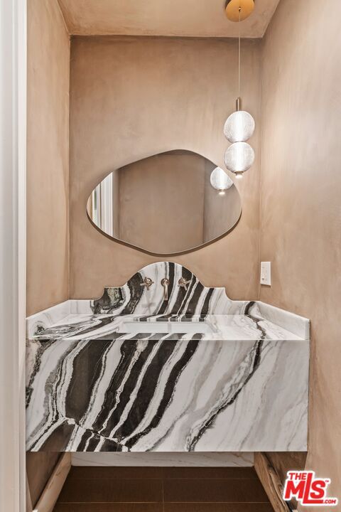 Building Photo - 200 S Formosa Ave