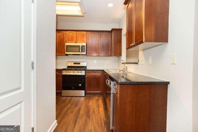 Building Photo - 5905 Oakbrook Lake Ct