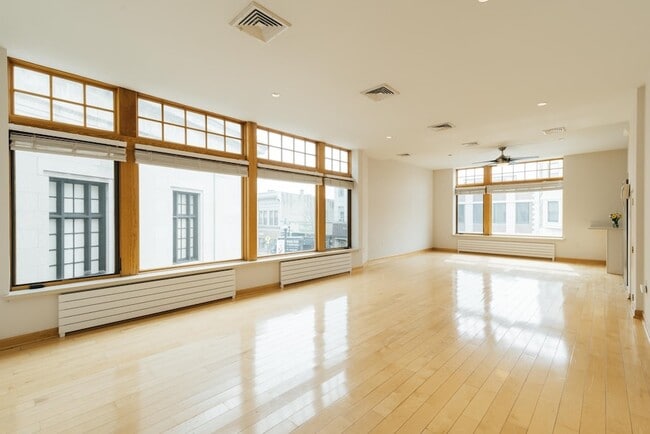 Primary Photo - 30 Park Ave