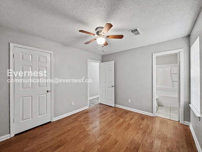 Building Photo - 6415 Riverdale Cove